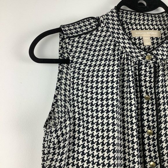 Banana Republic Gingham Print Sleeveless Blouse - Picture 2 of 4